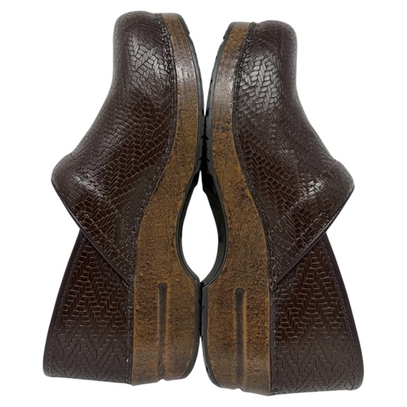 Dansko Professional Brown Woven Leather Clogs - Picture 6 of 14